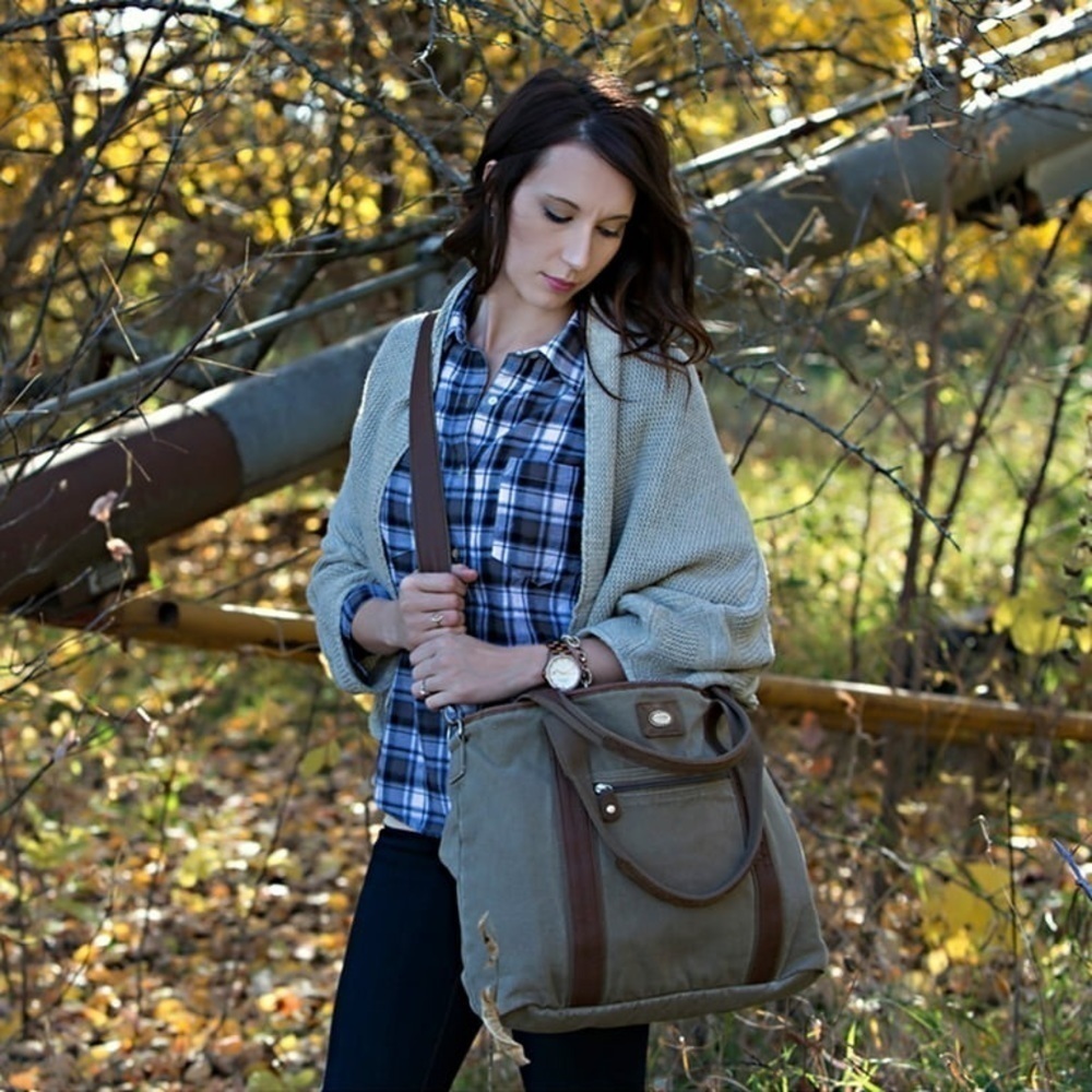 Canyon Outback Urban Edge Tucker 17” Canvas Tote Bag